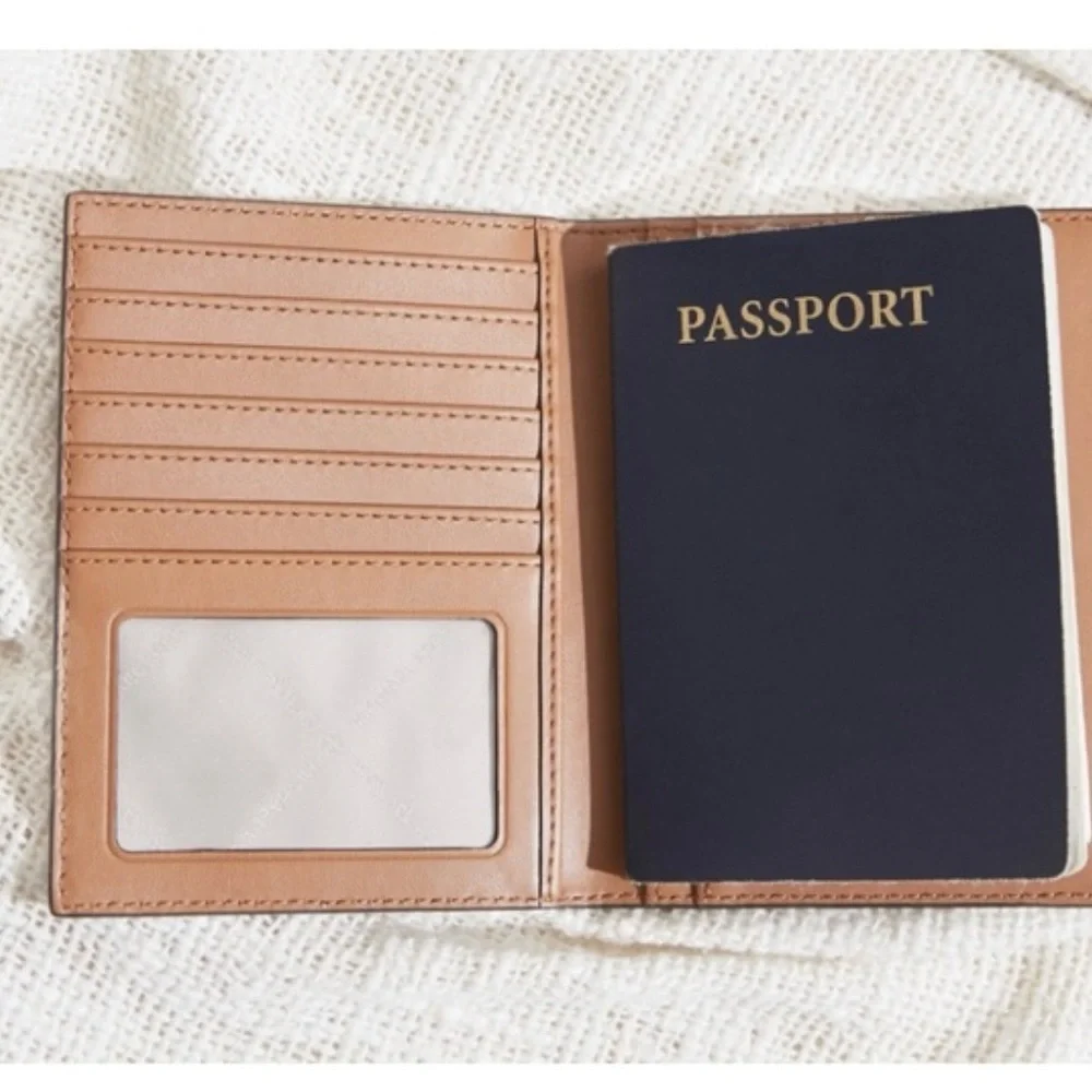 Michael Kors Passport Wallet. Brown & Gold. - Picture 4 of 6